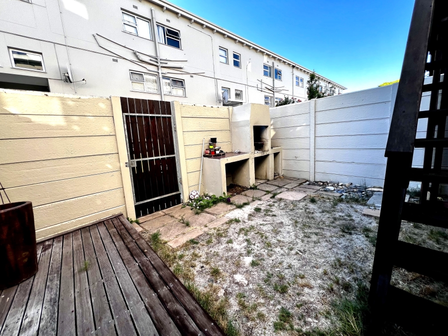 2 Bedroom Property for Sale in Table View Western Cape